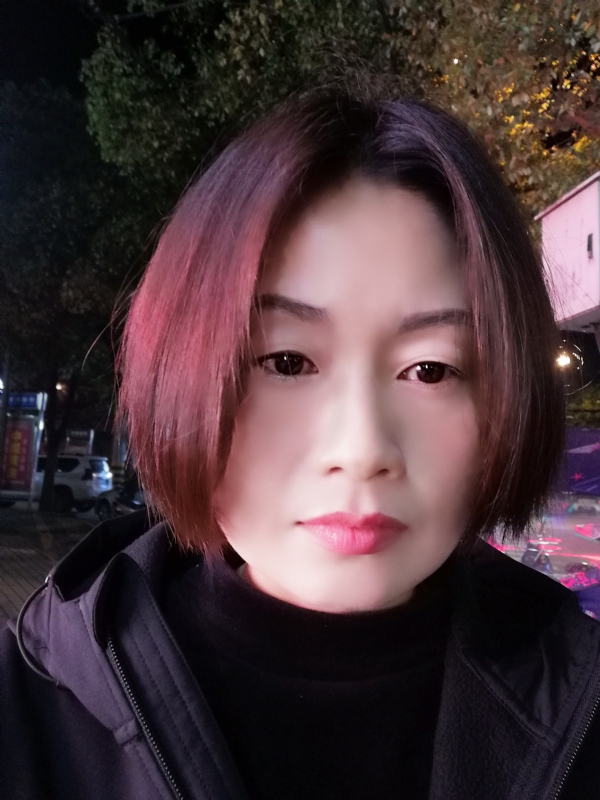 风中百合的第一张照片--荆州交友中心